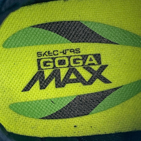 Skechers GoGa  Max slip ons - Picture 8 of 10